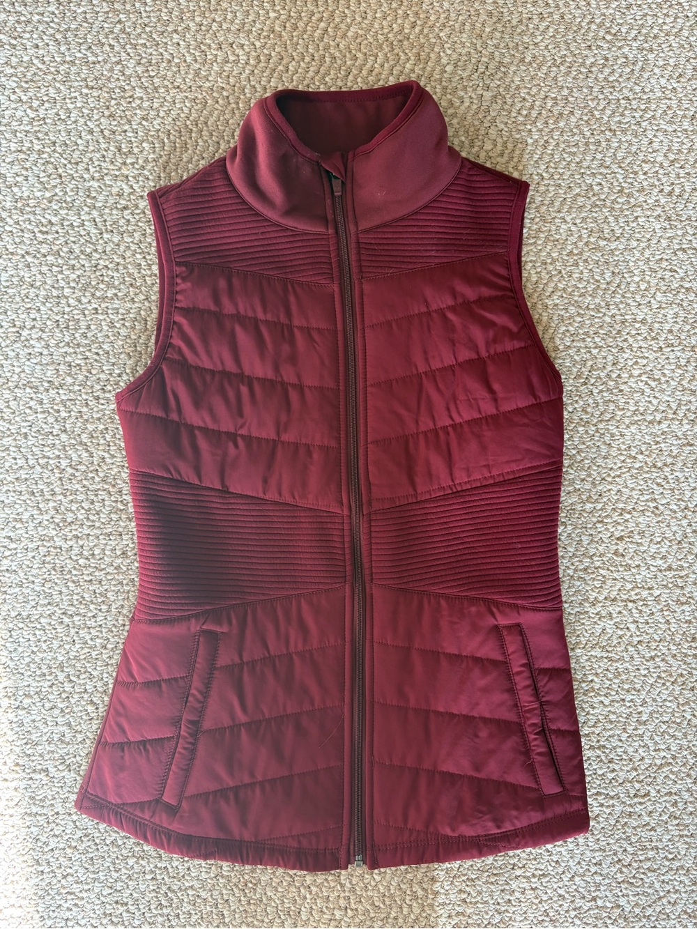 tek gear Quilted Sleeveless Vest in Deep Burgundy